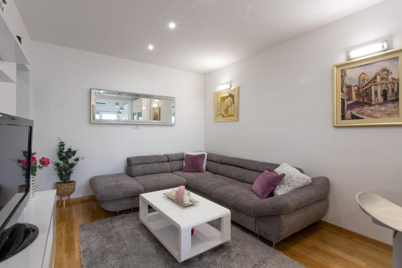 Lux Apartment Ema Kaštela エクステリア 写真