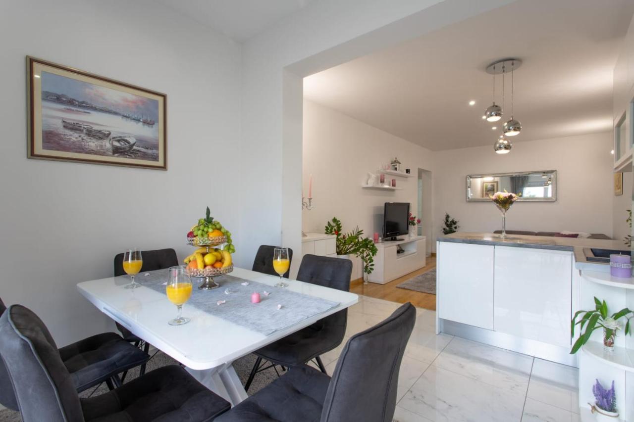 Lux Apartment Ema Kaštela エクステリア 写真