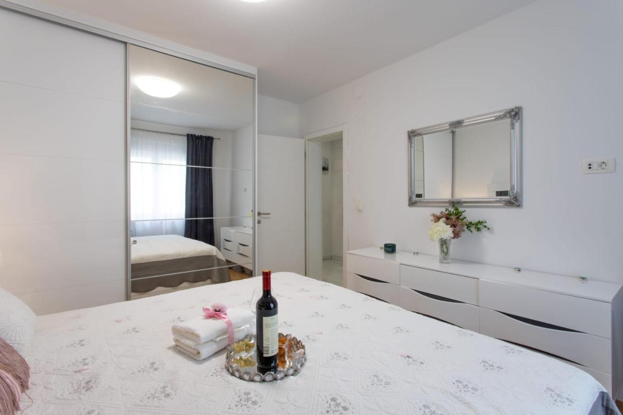 Lux Apartment Ema Kaštela エクステリア 写真